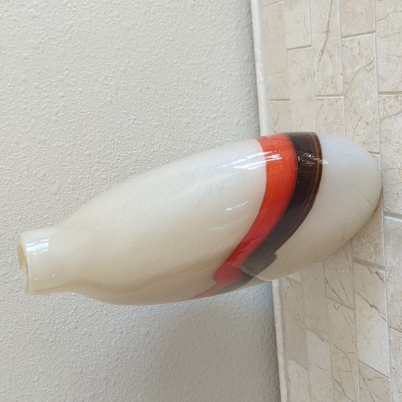 Beautiful Vase - Picture 2 of 4